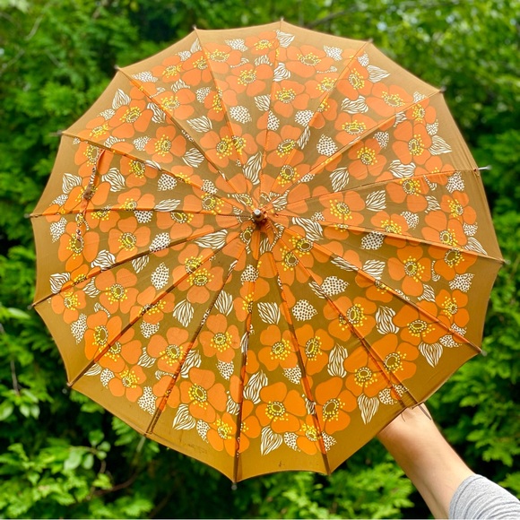 v i n t a g e :: Mod Floral Whimsical Flower Power Umbrella - Picture 3 of 15